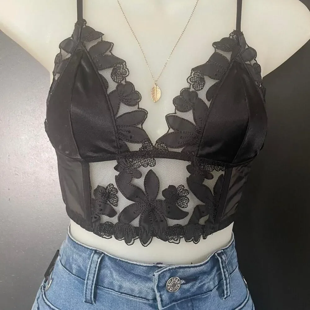 Victoria’s Secret Black lace bralette with floral embroidery and adjustable strp
